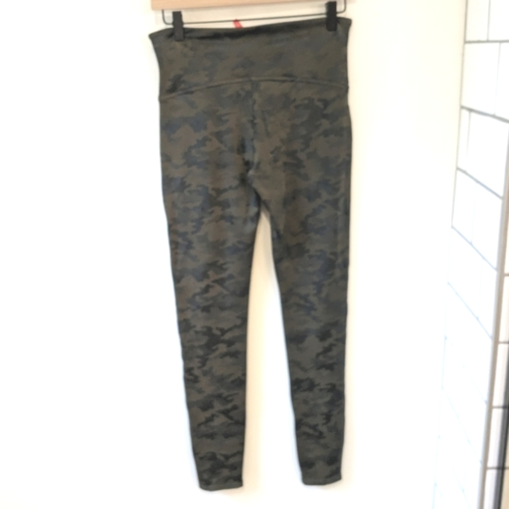 SPANX Green Faux Leather Metallic Camo Leggings High Rise Pull On